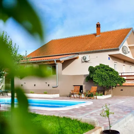 House Gabriela * Debeljak