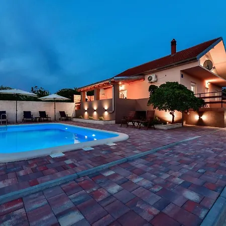 House Gabriela Holiday home Debeljak