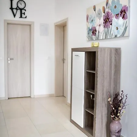 House Gabriela Holiday home Debeljak