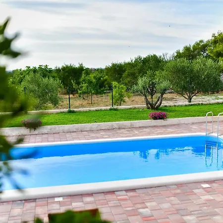 Holiday home House Gabriela *